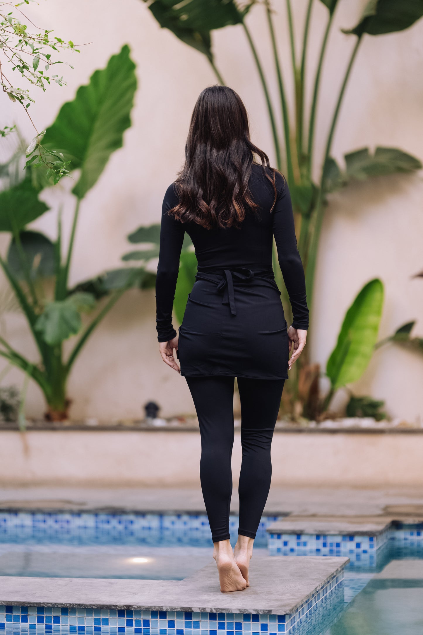The Surf in black